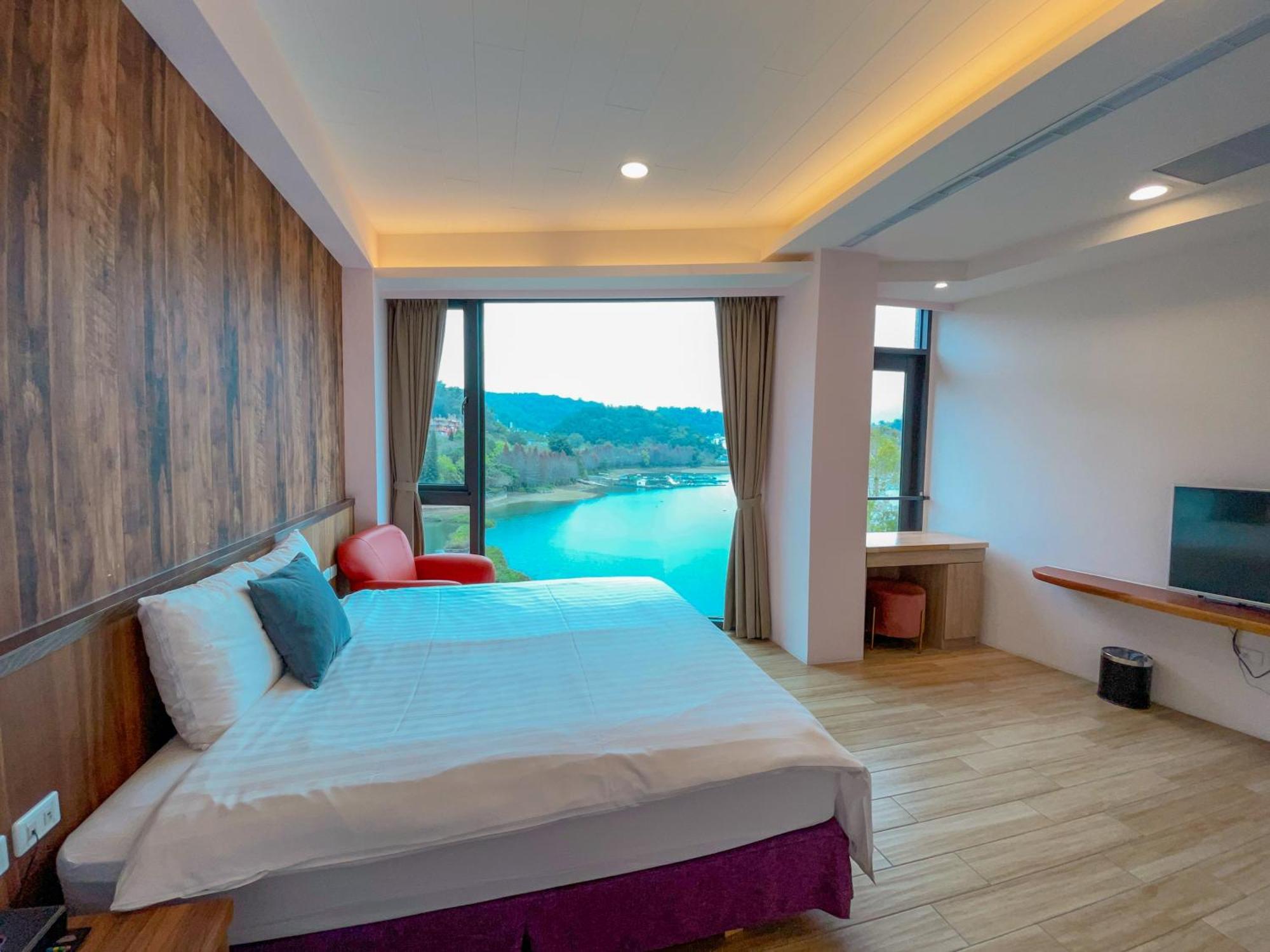 Zhaohong Homestay Yuchi Exterior photo