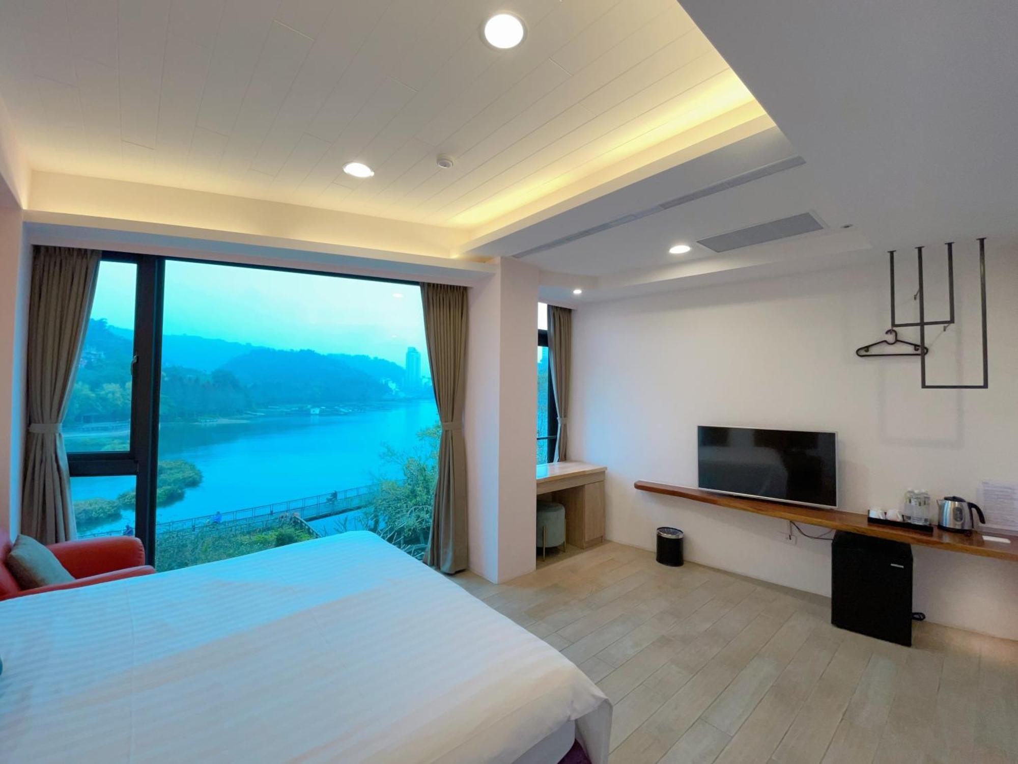 Zhaohong Homestay Yuchi Exterior photo