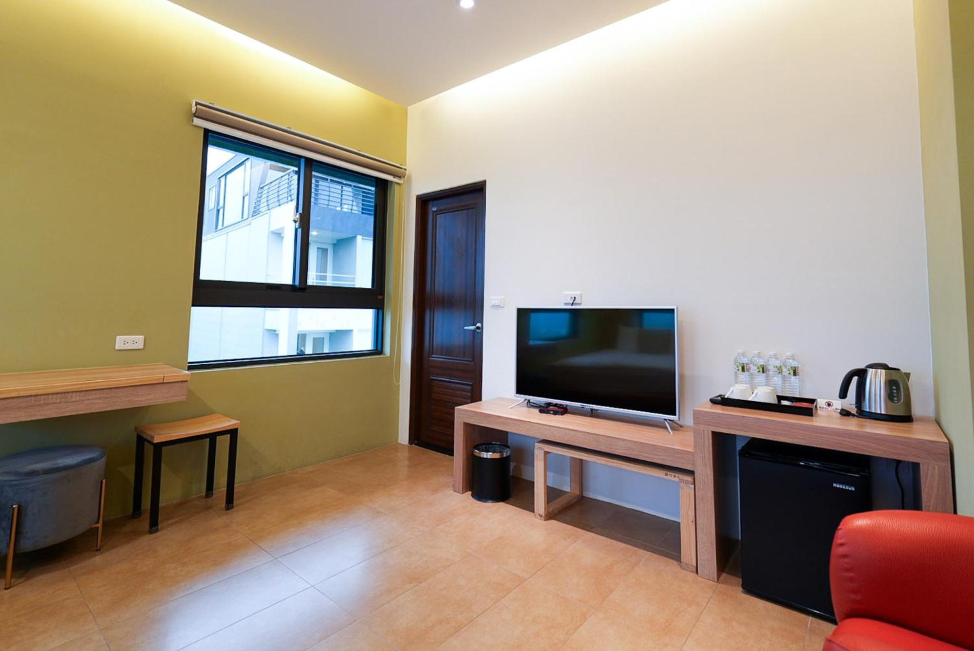 Zhaohong Homestay Yuchi Exterior photo